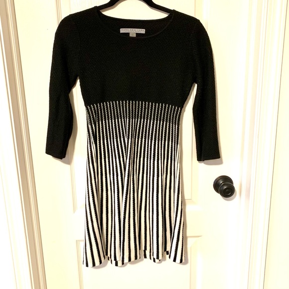 Andrew Marc Dresses & Skirts - MARC NEW YORK Andrew Marc Pleated Sweater Fit-N-Flair Dress—SZ. PS